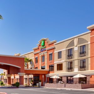 Only 8 miles from McCarran International Airport (LAS)