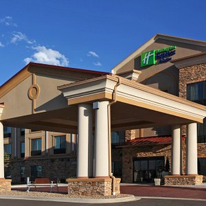 Holiday Inn Express and Suites Hotel in Longmont, CO. Stay Smart