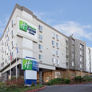 Stay at our newly renovated Seattle Airport hotel