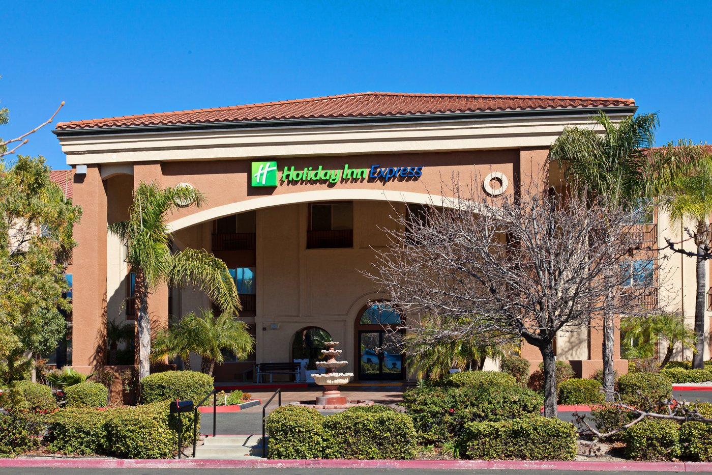 HOLIDAY INN EXPRESS TEMECULA, AN IHG HOTEL 90 (̶1̶1̶5̶) Updated 2023 Prices & Reviews CA