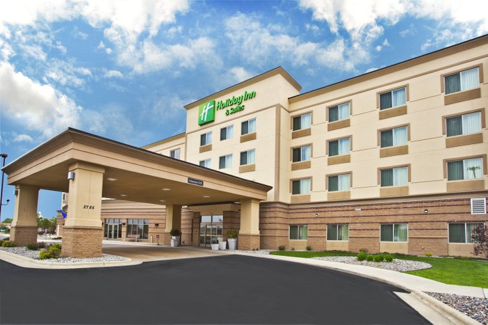 Holiday Inn & Suites Green Bay Stadium, An Ihg Hotel $111 ($̶1̶2̶9̶ 