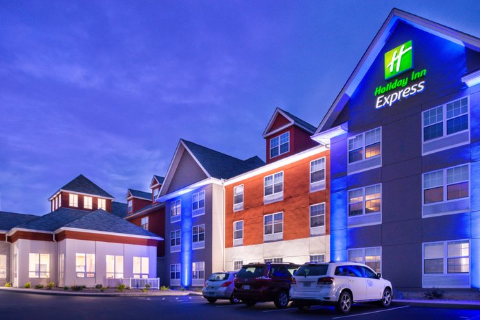 HOLIDAY INN EXPRESS MYSTIC - GROTON AREA, AN IHG HOTEL $129 ($̶1̶8̶7̶ ...