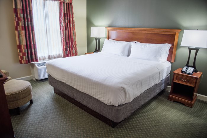 HOLIDAY INN EXPRESS & SUITES CONOVER HICKORY AREA, AN IHG HOTEL $123 ...