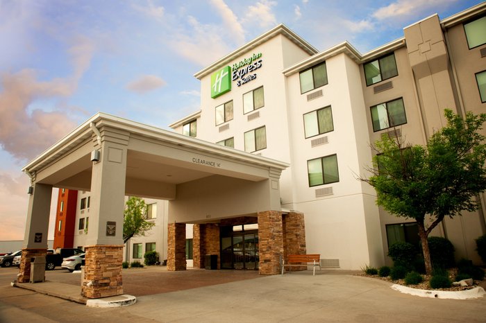 HOLIDAY INN EXPRESS & SUITES NORFOLK, AN IHG HOTEL $144 ($̶1̶9̶2̶ ...