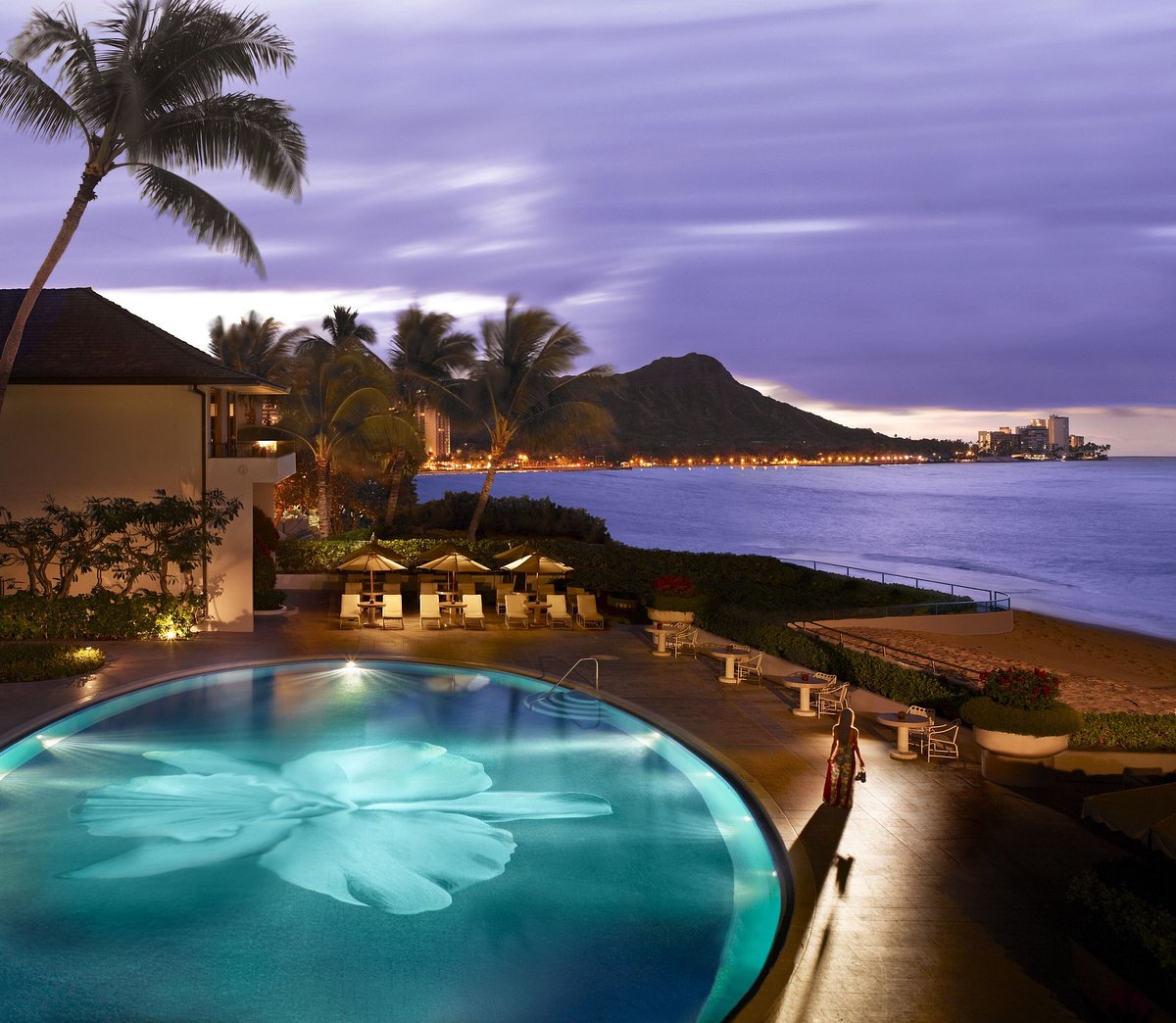 Which Waikiki hotels have the best pools?