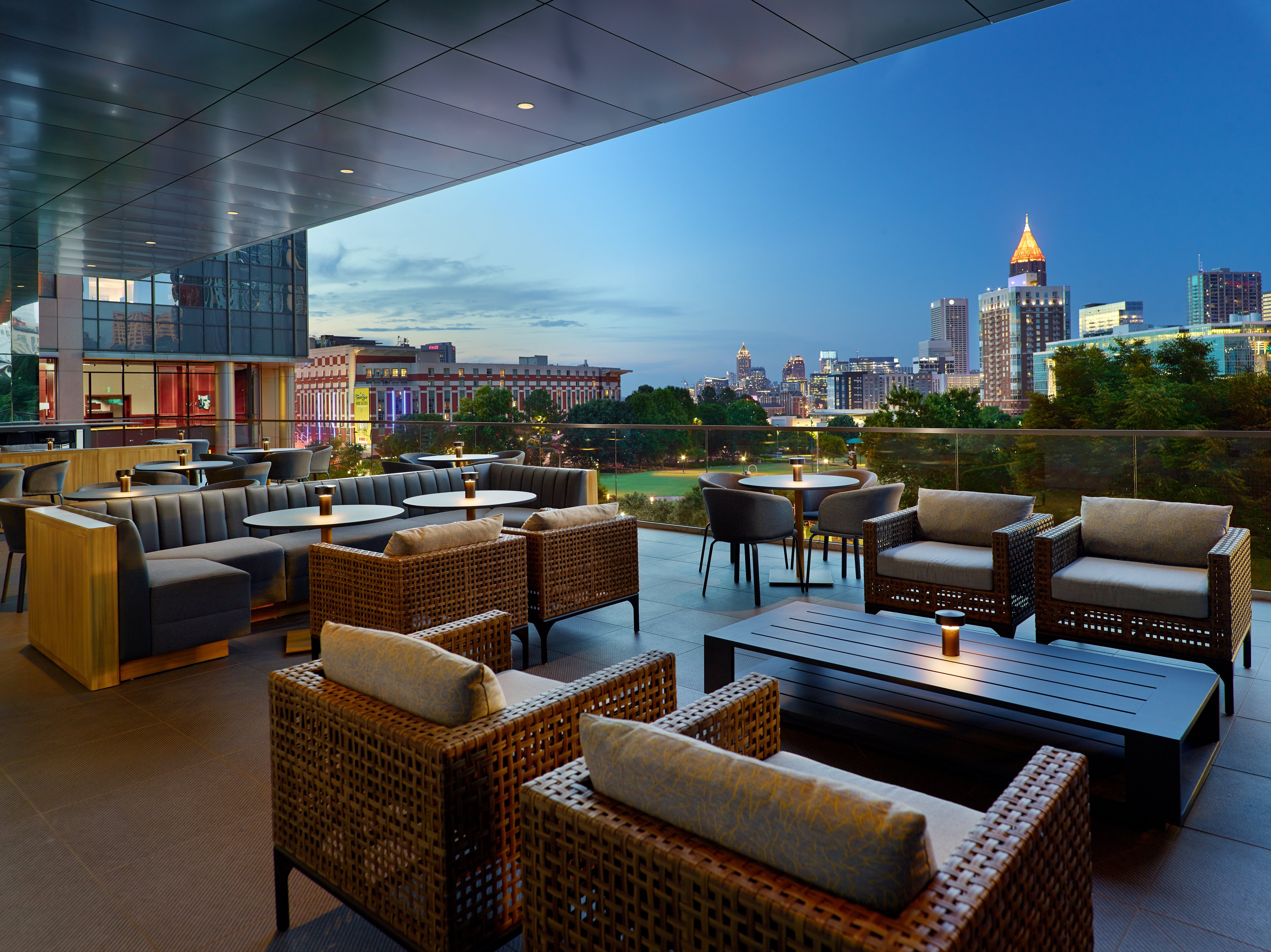 OMNI ATLANTA HOTEL AT CENTENNIAL PARK Hotel Reviews Photos Rate   Top Draft Terrace Dusk 