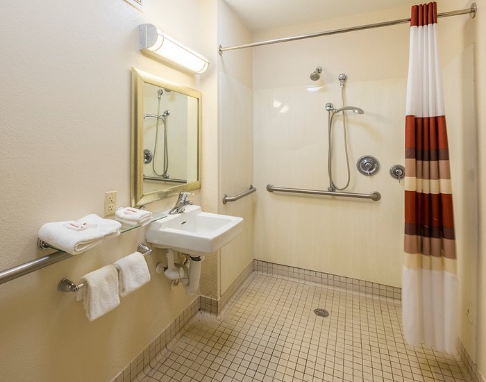 https://dynamic-media-cdn.tripadvisor.com/media/photo-o/29/0c/7c/b9/ada-roll-in-bathroom.jpg?w=700&h=-1&s=1