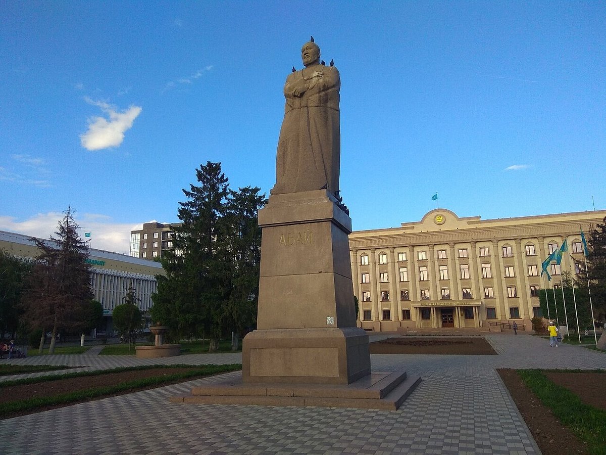 Monument to Abai Kunanbayev, Уральск: лучшие советы перед посещением -  Tripadvisor