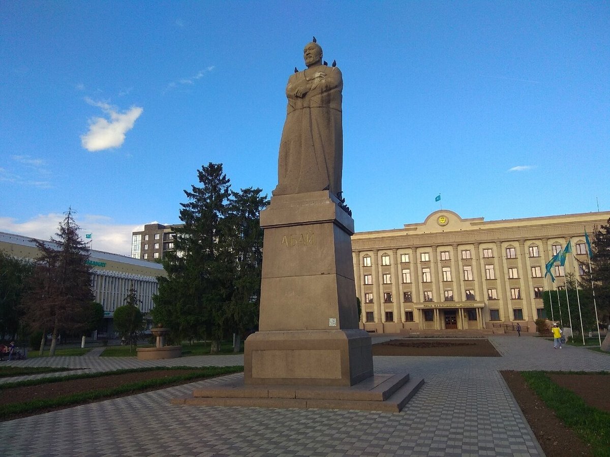 Monument to Abai Kunanbayev, Уральск: лучшие советы перед посещением -  Tripadvisor