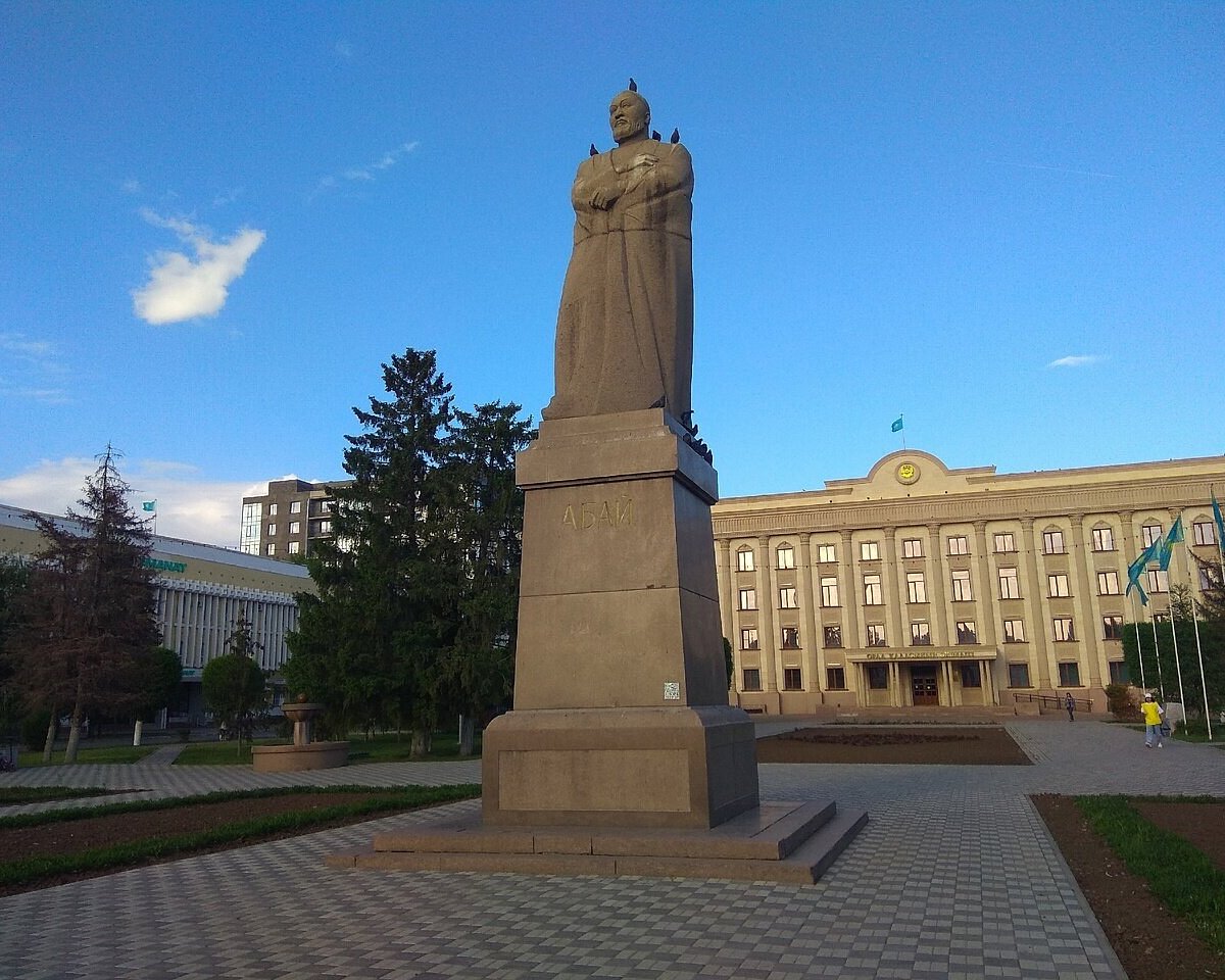 Monument to Abai Kunanbayev, Уральск: лучшие советы перед посещением -  Tripadvisor