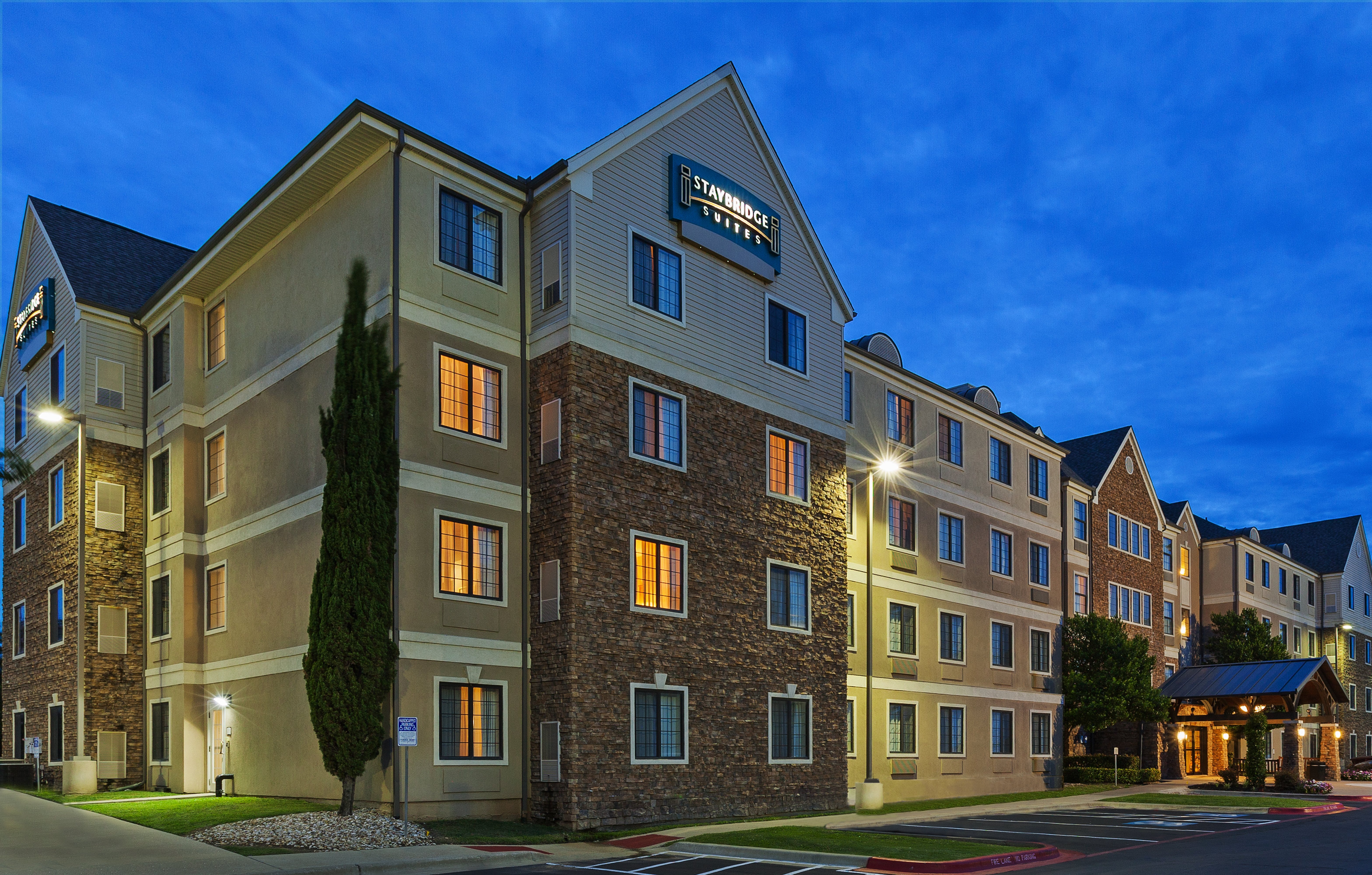 STAYBRIDGE SUITES AUSTIN-ROUND ROCK, AN IHG HOTEL $123 ($̶1̶4̶1̶