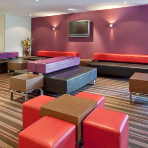 Watch Sky Sports on plasma TV's in the hotel lounge