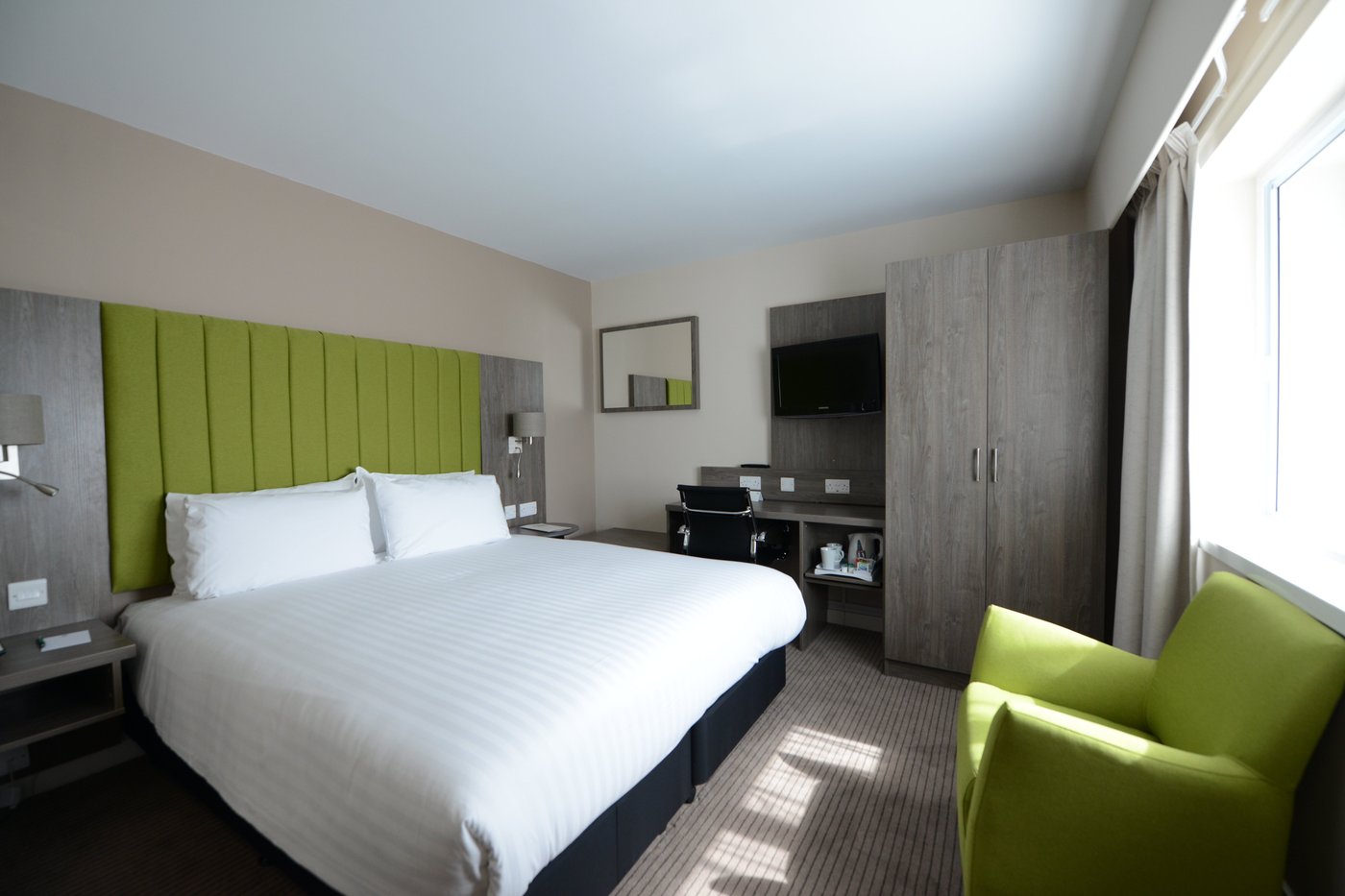 HOLIDAY INN WOLVERHAMPTON - RACECOURSE, AN IHG HOTEL - Updated 2023