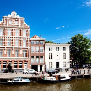 Hotel Nes Exterior