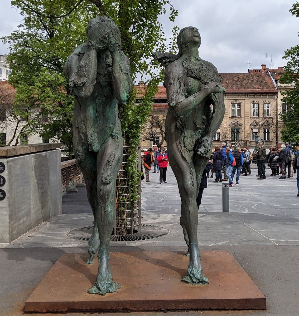 Adam and Eve Sculpture, Любляна: лучшие советы перед посещением -  Tripadvisor