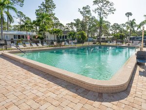 Piscina e praia