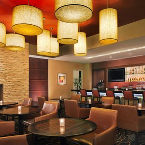 Restaurant & Lounge