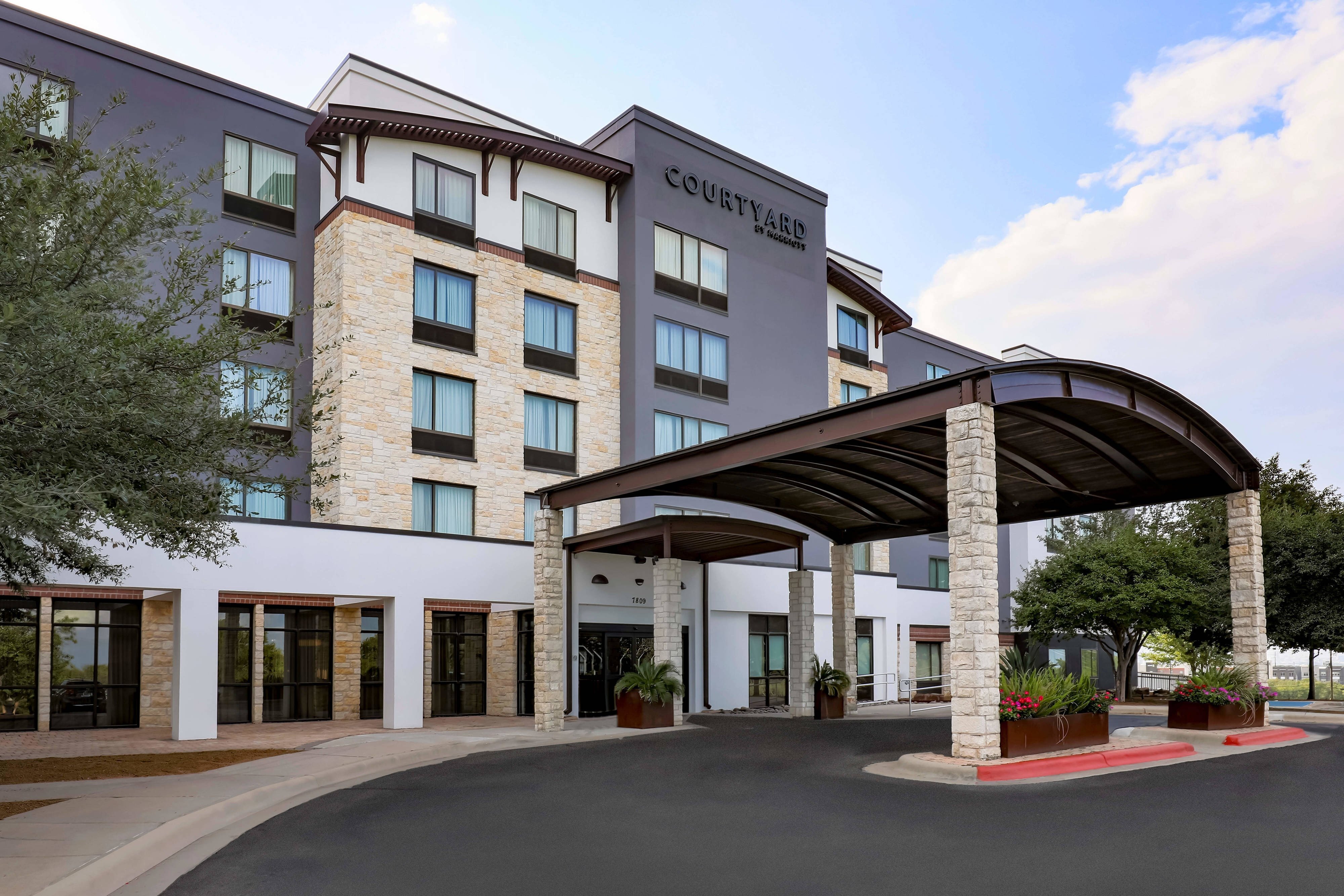 COURTYARD BY MARRIOTT AUSTIN AIRPORT 126 1 4 8 Updated