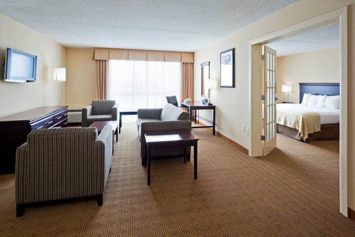 HOLIDAY INN SOUTH PLAINFIELD-PISCATAWAY, AN IHG HOTEL - Updated 2023 (NJ)