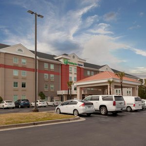 Come Visit Holiday Inn Express Myrtle Beach Broadway at the Beach