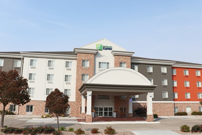 HOLIDAY INN EXPRESS KEARNEY, AN IHG HOTEL $121 ($̶1̶9̶9̶) - Updated ...