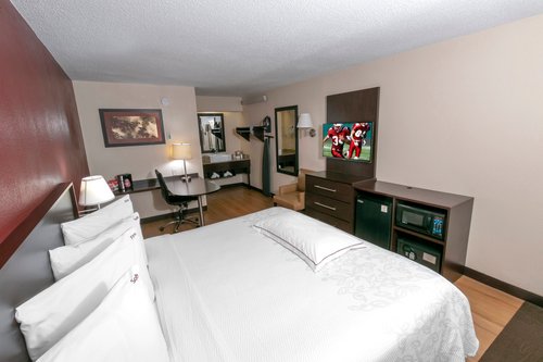 RED ROOF PLUS+ STATESVILLE $64 ($̶7̶9̶) - Updated 2023 Prices & Hotel ...