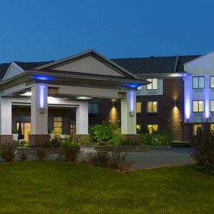 Welcome to the hotel. Easy to find at the entrance Quebec city!