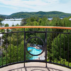 Accessible Deluxe Guest Room - Balcony View
