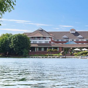 Crowne-Plaza -Reading-River-Thames-View