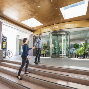 Welcome to the Crowne Plaza Canberra