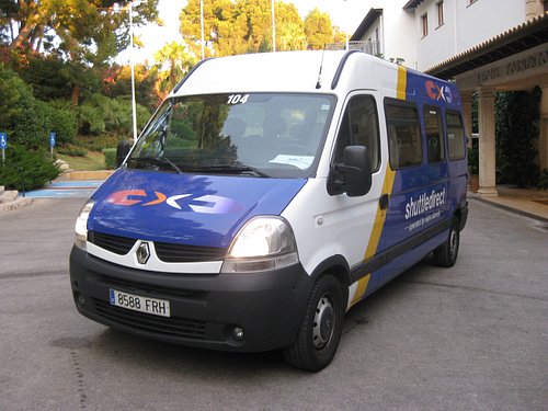 Buses from various cities in the world.: Renault Traffic em mini bus