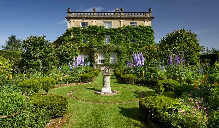 how to book highgrove garden tour