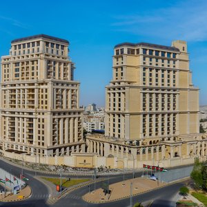 Hotel Exterior - Daytime