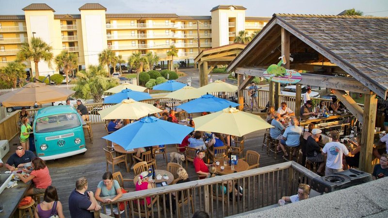 Outdoor dining at Loggerhead’s Beach Grill, Folly Beach, South Carolina