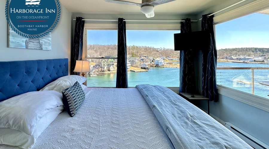 OCEANFRONT DELUXE KING ROOM - #8