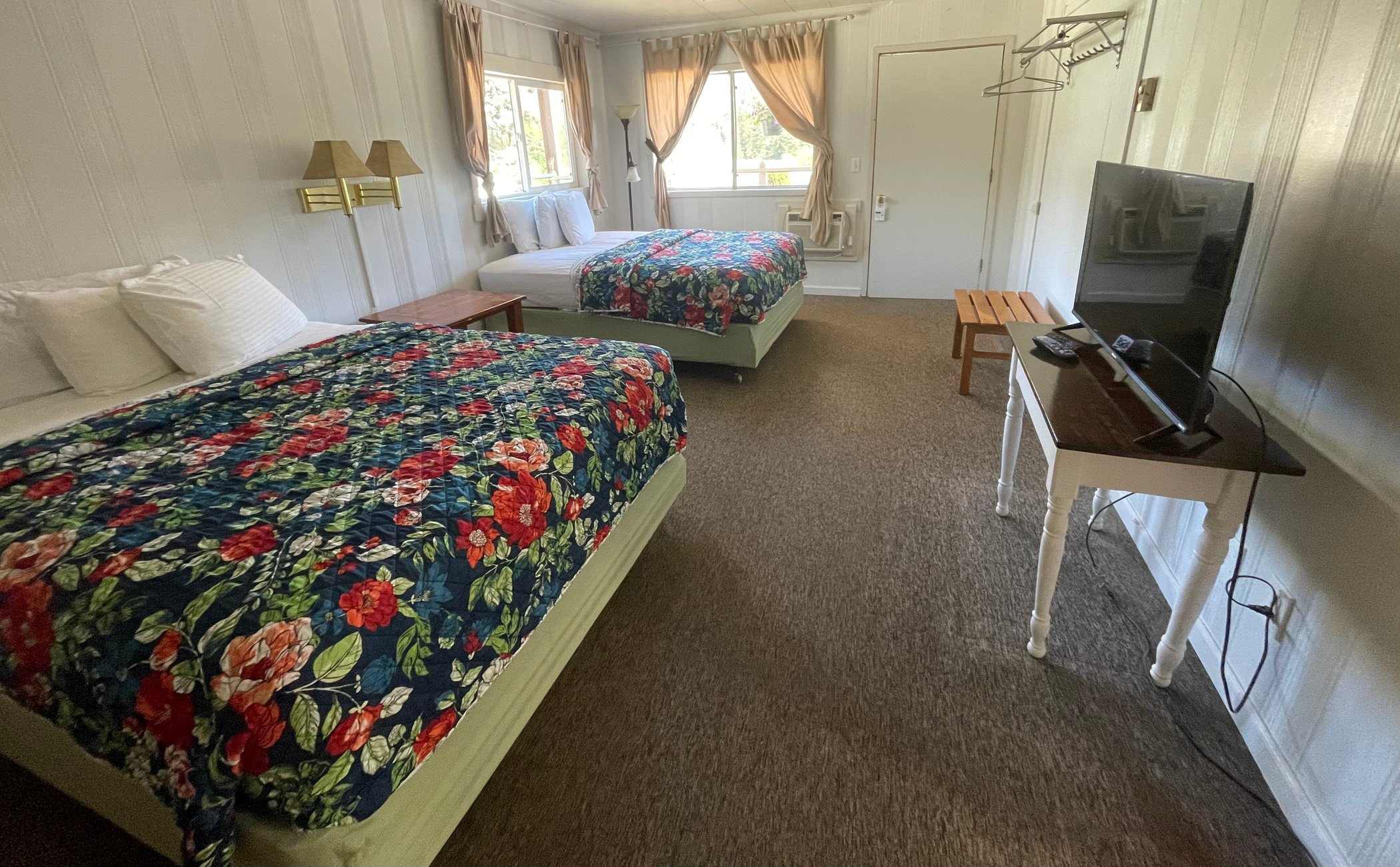 Country Inn by null