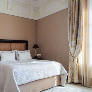 Anantara Palazzo Naiadi Rome Deluxe Room Bed Hero