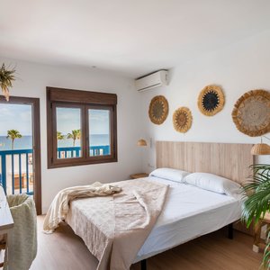 Habitación Doble con cama extragrande y vista mar 