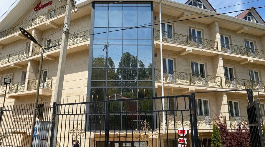 FACADE