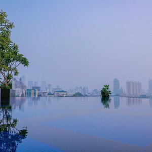 SUN & MOON, Riverside Hotel in Phnom Penh