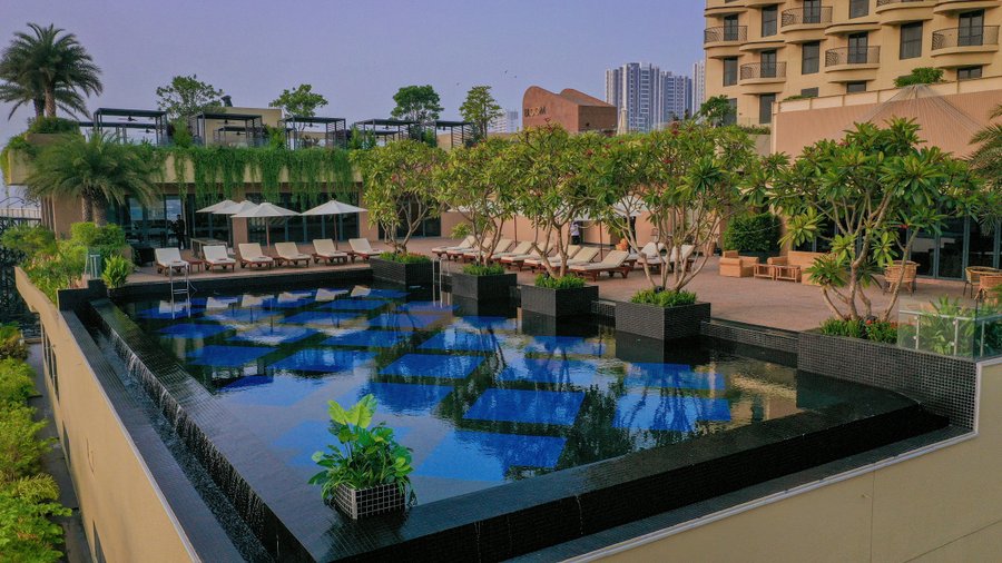 Infinity Saltwater Pool