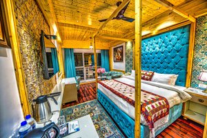 Room & Suite