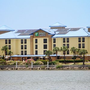 Hotel sets right on Tampa Bay with breath taking Sunsets