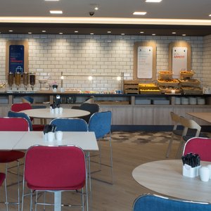 Holiday Inn Express Geneva Airport, hotel in Geneva