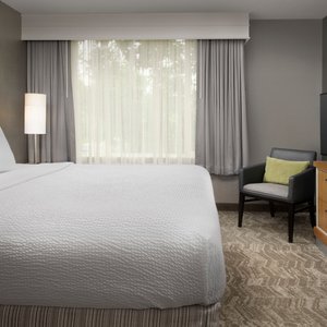 Executive Suite - Bedroom
