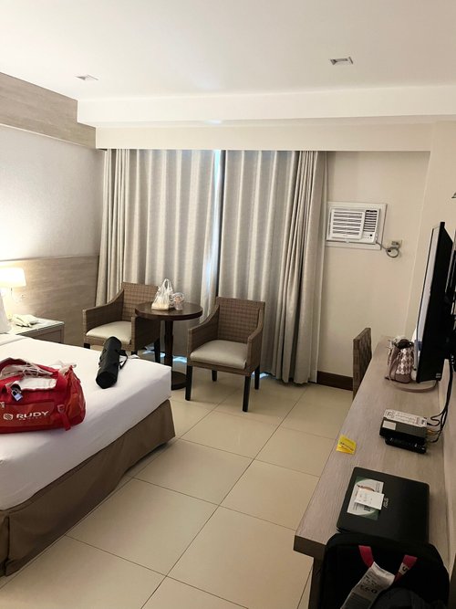 SMALLVILLE 21 HOTEL $23 ($̶3̶6̶) - Prices & Reviews - Iloilo City ...