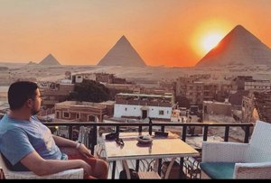 Golden Pyramids Inn in Giza