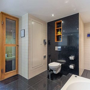Amsterdam Suite Bathroom