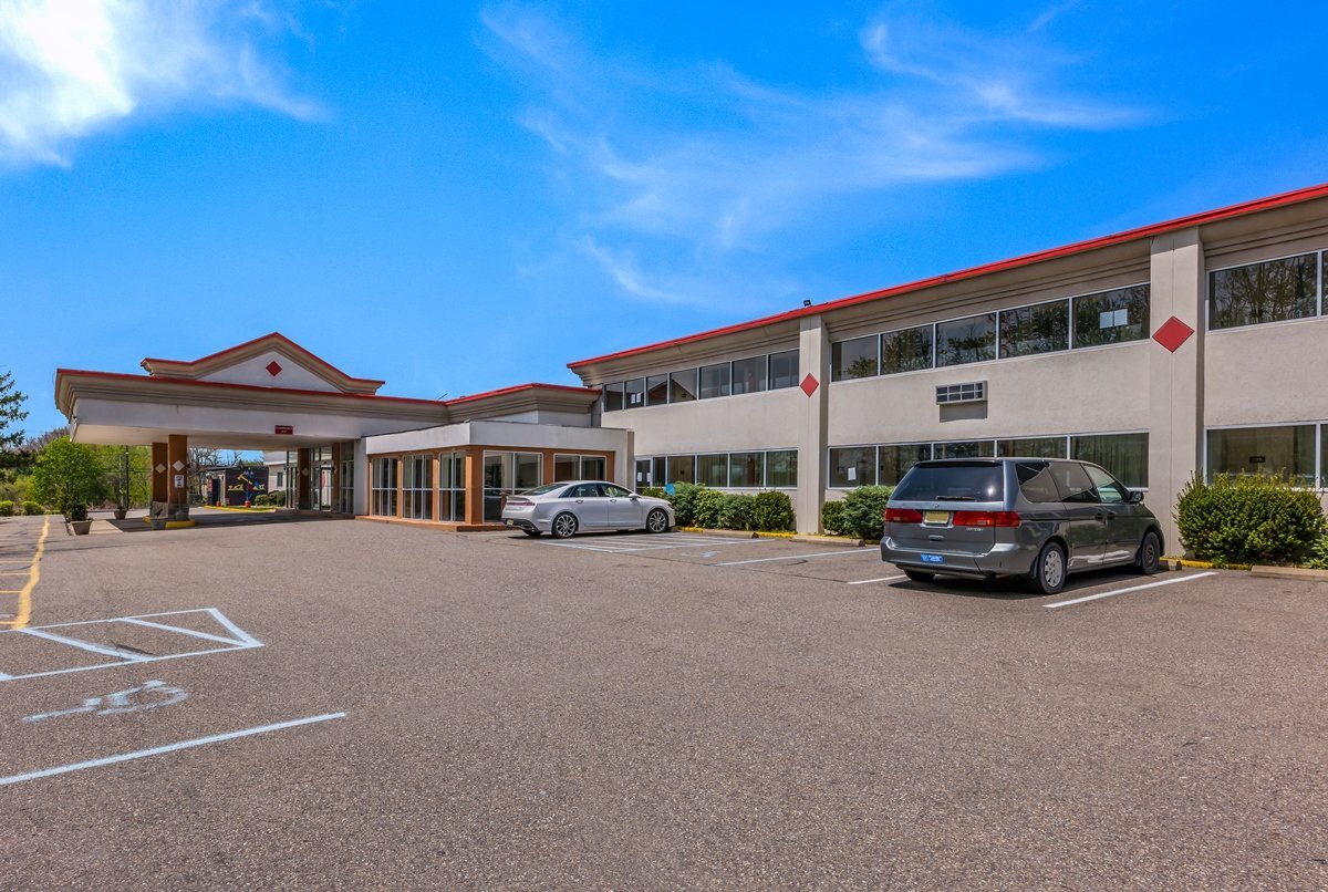 RED CARPET INN SUITES HAZELTON 76 8 8 Prices Hotel