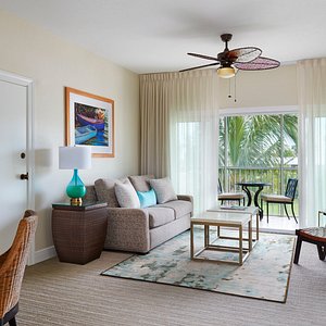 Golf Course King Guestroom